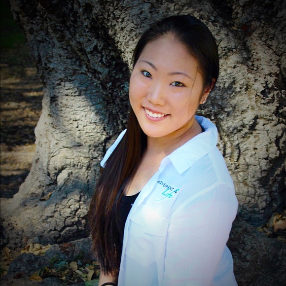 Profile Picture of Shiyo Yamamoto (@bluehippos1995) on Poshmark