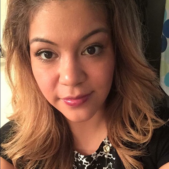 Profile Picture of Cynthia Lafuente (@clafuente02) on Poshmark