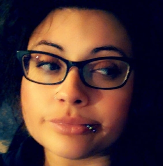 Profile Picture of Iris Rossely (@chibrimoon) on Poshmark