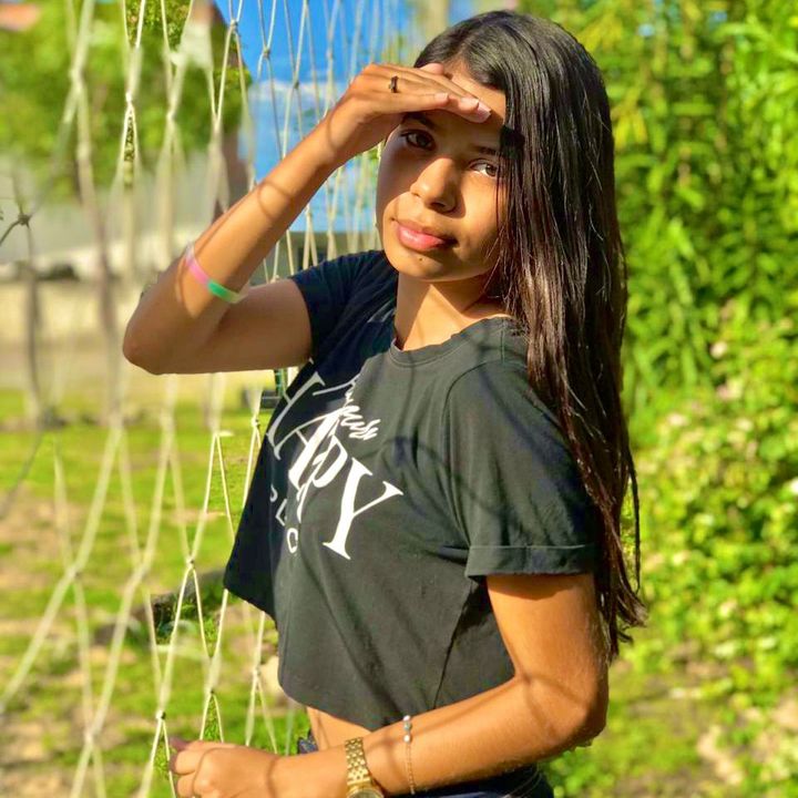 Profile Picture of Alice Farias (@alice_frs) on Tiktok