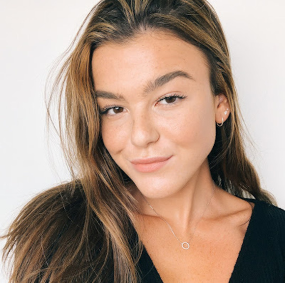 Profile Picture of Gigi Roberts (@gigiroberts603) on Poshmark