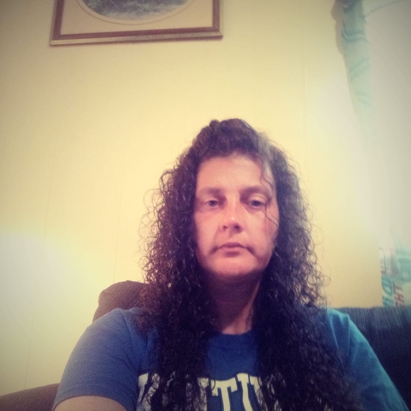 Profile Picture of Sonya Kiskaden (@sonyakiskaden) on Poshmark