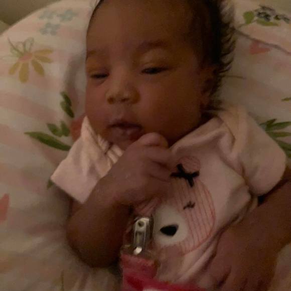 Profile Picture of Unique Armster (@lifebeholds) on Poshmark