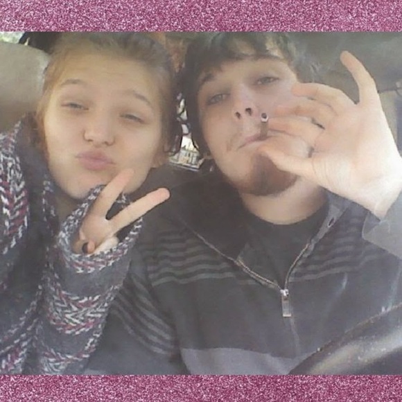 Profile Picture of Haley Perrin (@haleylovesedm) on Poshmark