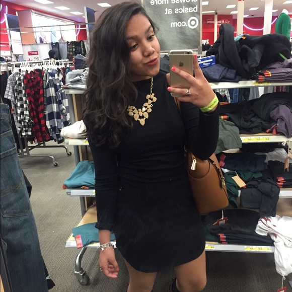 Profile Photo of Alicia Castillo (@_alicia09) on Poshmark