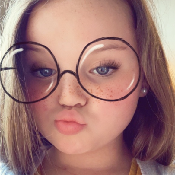 Karlie Cooper - Poshmark Profile Picture of Karlie Cooper (@karkar2340) on Poshmark