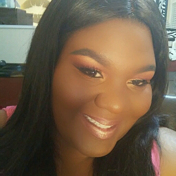 Profile Picture of Bridget Browner (@bridget_32) on Poshmark