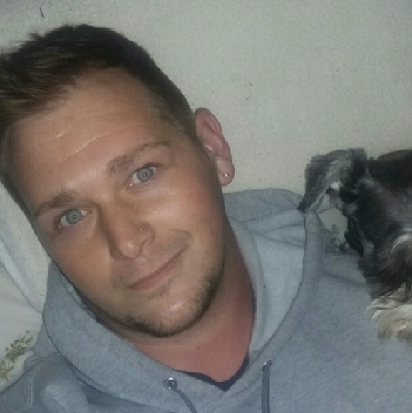 Profile Picture of Dustin Neitch (@duhduh987) on Poshmark