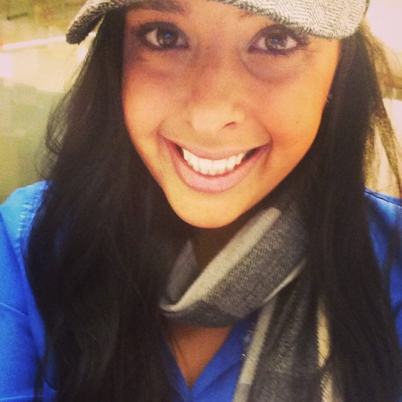 Stephanie Mautone - Poshmark Profile Picture of Stephanie Mautone (@stephmauie) on Poshmark