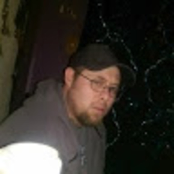 Profile Picture of Jeremy Ellis (@ejeremy713) on Poshmark