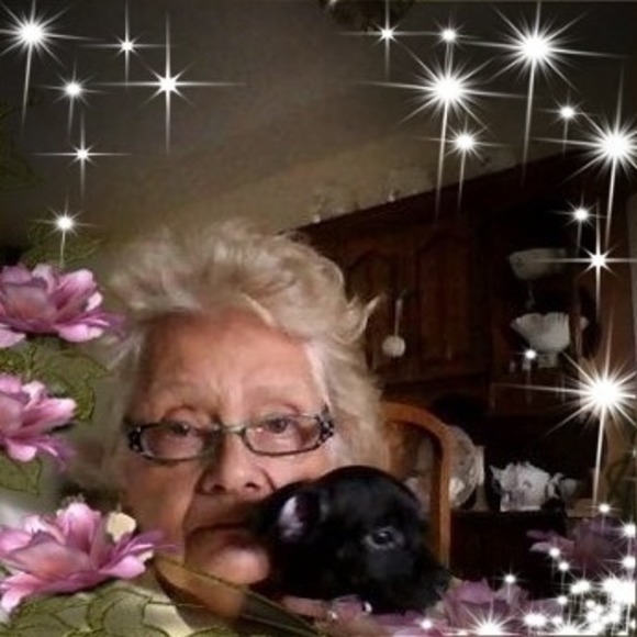 Profile Picture of Janet Thompson-colgan (@janet72310) on Poshmark
