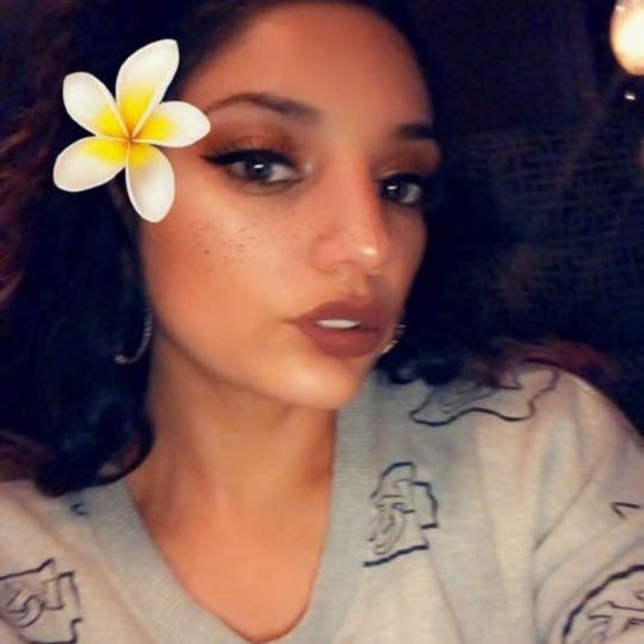 Profile Picture of Stephanie m. Calderon (@smc723) on Poshmark