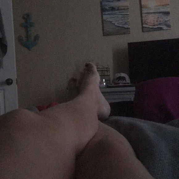 Profile Picture of Brandy Linthicum (@brandycane213) on Poshmark