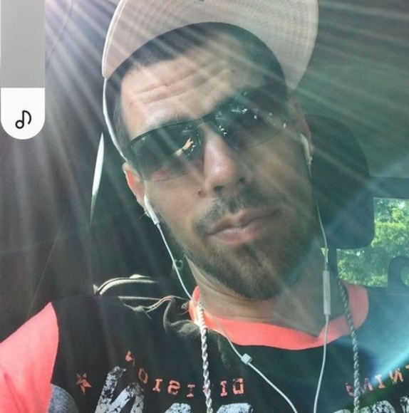 Profile Picture of Aaron Atwell (@gunner4270) on Poshmark