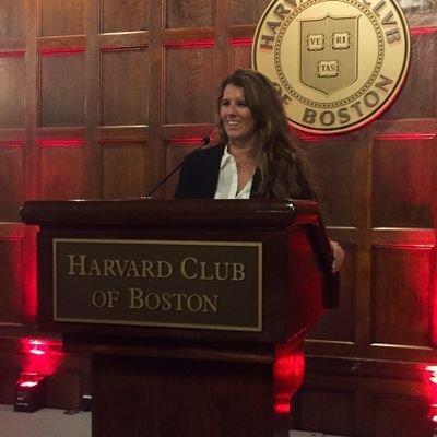 Profile Picture of Macarena Izuzquiza (@mac_izuz) on Twitter