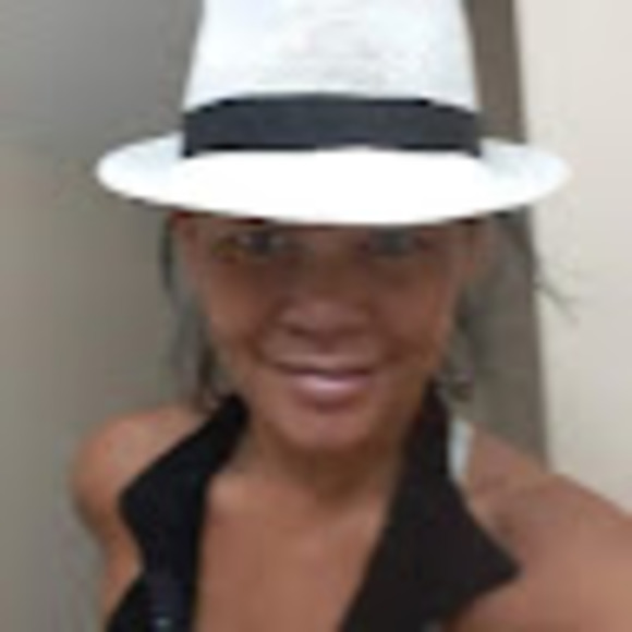 Profile Picture of Janalla Codera (@coderajanalla) on Poshmark