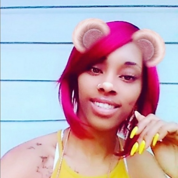 Profile Picture of Daisy Daisy (@daisydaisy782) on Poshmark