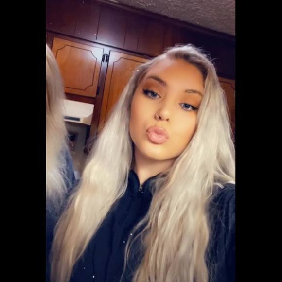 Profile Picture of Cassandra Fuqua (@cassfuaua123) on Poshmark