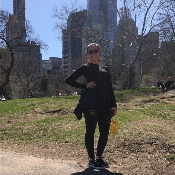 Jocelynjocelyn Guillot - Poshmark Profile Picture of Jocelynjocelyn Guillot (@jocelynjocelyng) on Poshmark