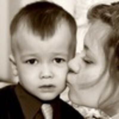 Profile Picture of Dayna Long (@BernadetteDayna) on Twitter