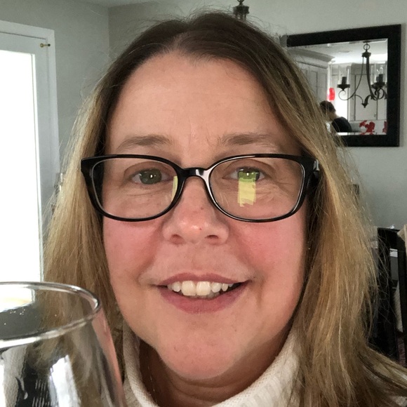 Profile Picture of Maryann Swift (@mswift14) on Poshmark
