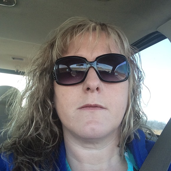 Profile Picture of Melissa Singleton (@mksingleton) on Poshmark