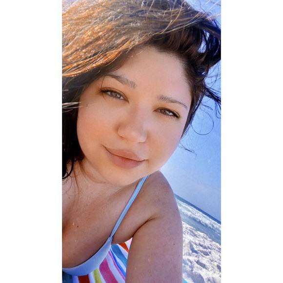 Profile Picture of Caitlyn Clendennen (@caitlynclendenn) on Poshmark