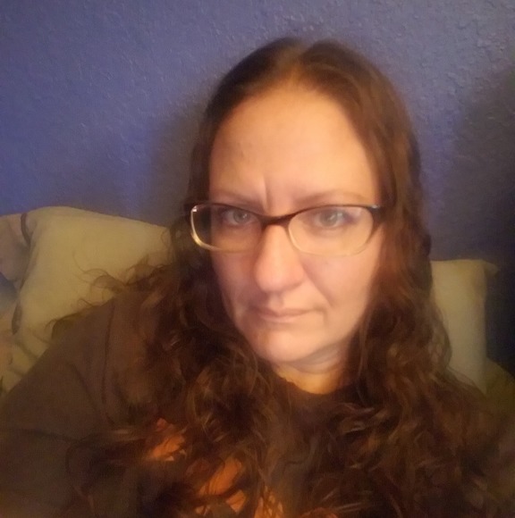 Profile Picture of Ariel Keeley (@smurfymom) on Poshmark