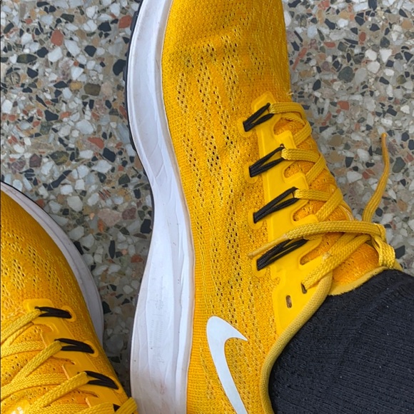 Profile Picture of Tony Raymond (@traymond30) on Poshmark