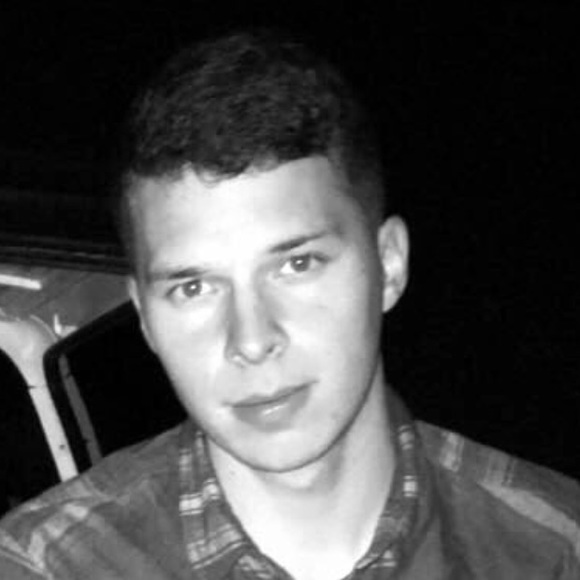 Profile Picture of Maurizio Andonopoulos (@maurizioando) on Poshmark