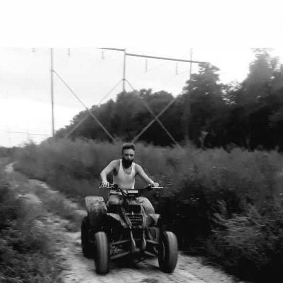 Tyler Truelove - Poshmark Profile Picture of Tyler Truelove (@tytruelove) on Poshmark