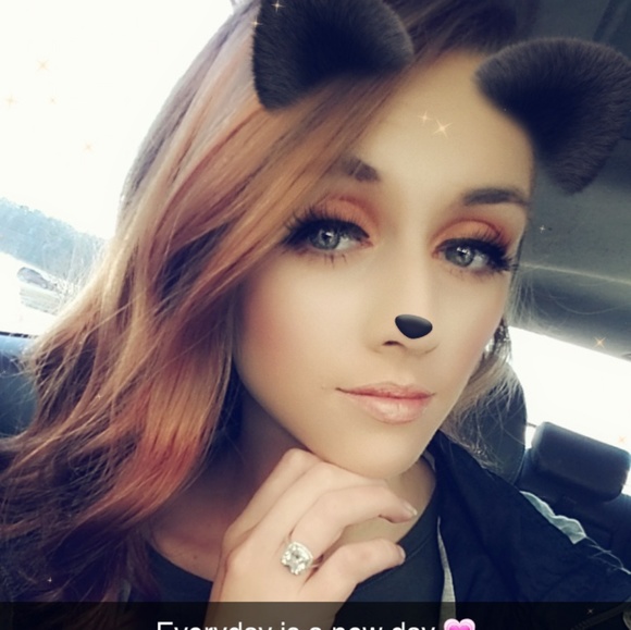 Profile Picture of Ashley Sorrells (@sorrellsashley1) on Poshmark