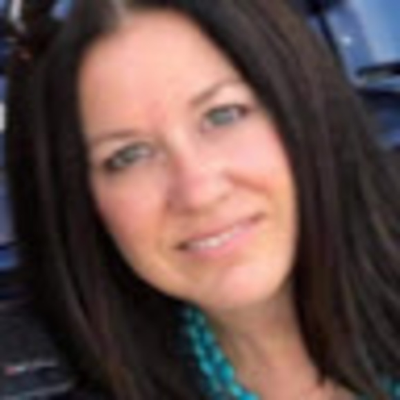 Profile Picture of Stacey Shevock (@staceyshevock) on Poshmark