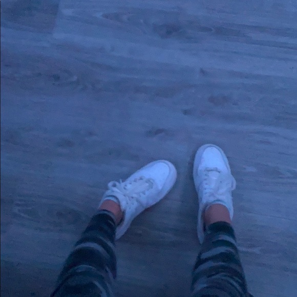 Profile Picture of Delfina Gomez (@delfigomez_) on Poshmark