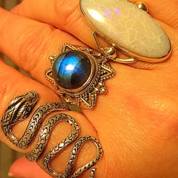 Profile Picture of Amy Sotelo (@happy598) on Poshmark