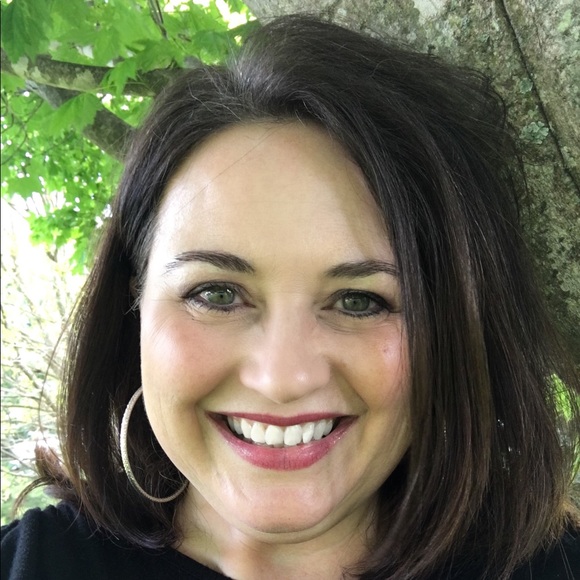 Profile Picture of Kimberly Darnell (@kdarnell9803) on Poshmark