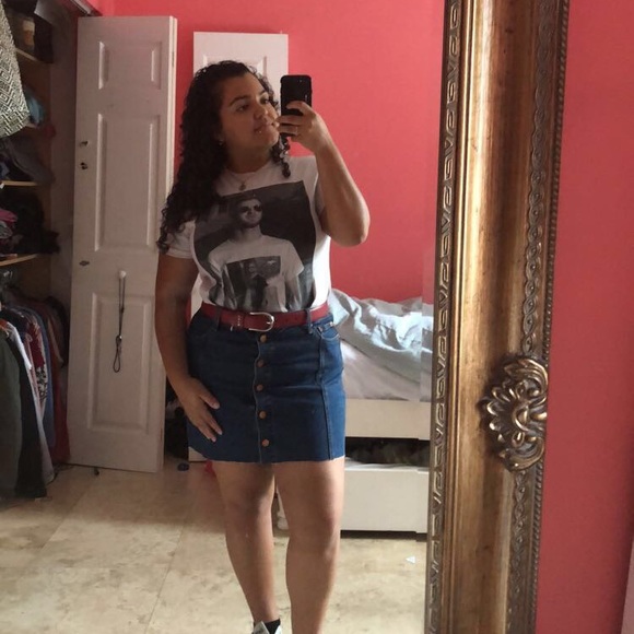 Profile Picture of Gabriella Chavez (@gabychavez1130) on Poshmark