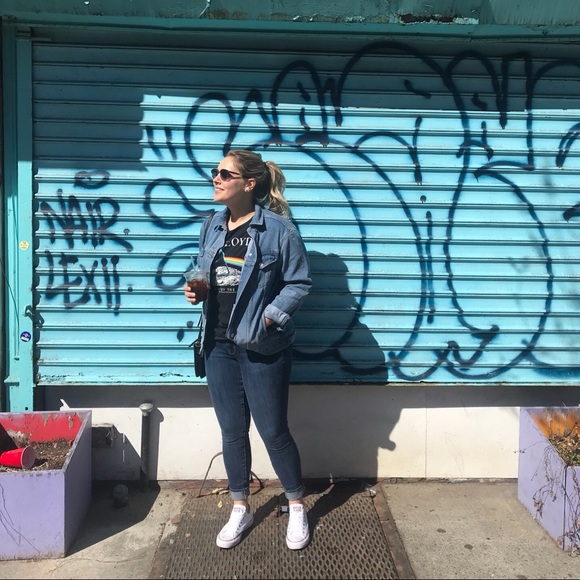 Profile Picture of Lauren Kuznik (@lkuznik) on Poshmark