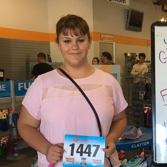 Profile Picture of Jolie Reeder (@jolie_reeder) on Poshmark