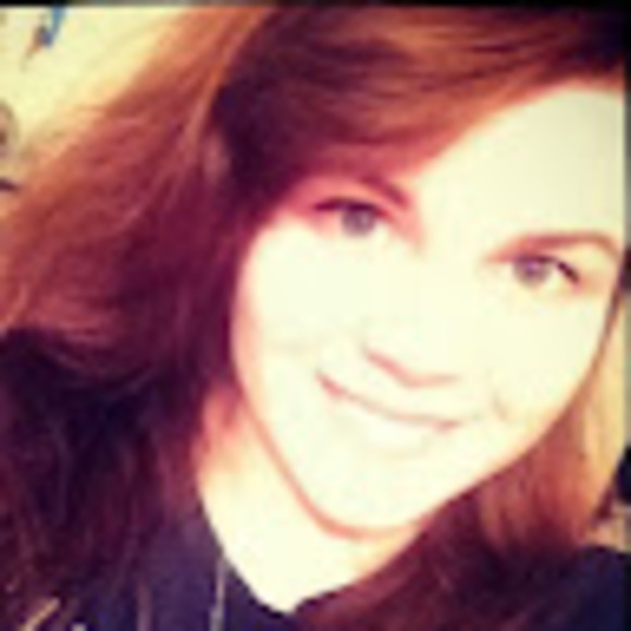 Ashley Vairo - Poshmark Profile Picture of Ashley Vairo (@ajvairo) on Poshmark