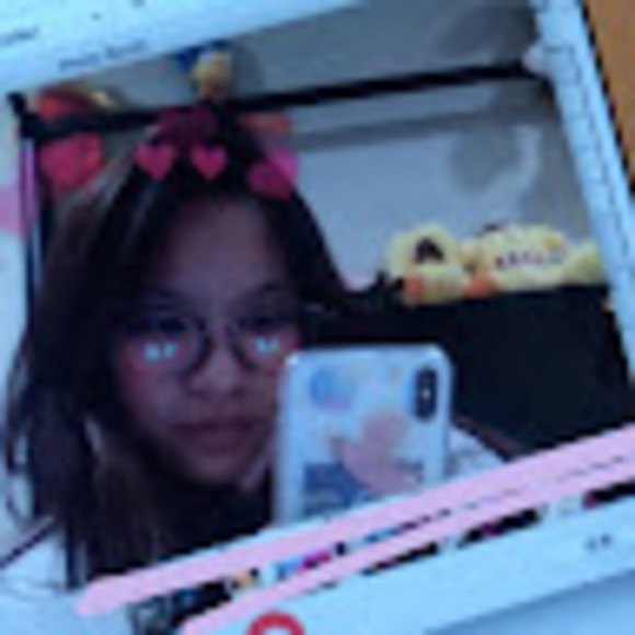 Lily Xie - Poshmark Profile Picture of Lily Xie (@yinlin2001) on Poshmark