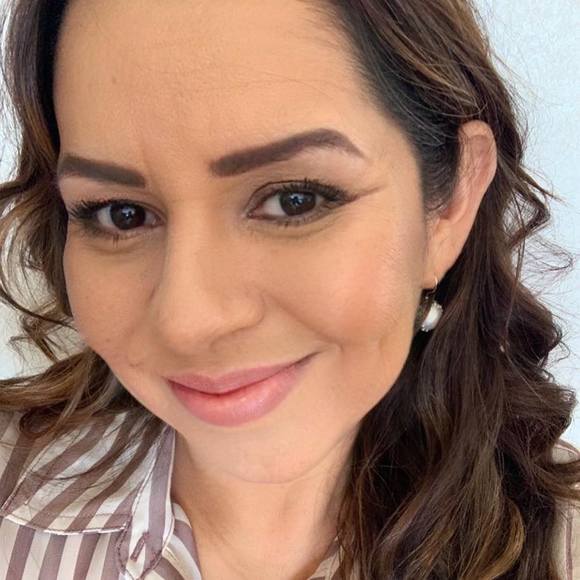 Profile Picture of Leticia Cisneros (@cisneros128) on Poshmark