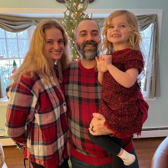 Hillary Ramirez - Poshmark Profile Picture of Hillary Ramirez (@hillbell7) on Poshmark