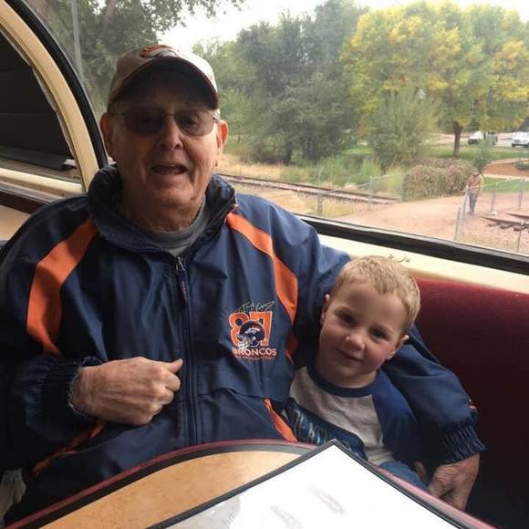 Profile Picture of Ashley Washkowiak (@awashkowiak) on Poshmark