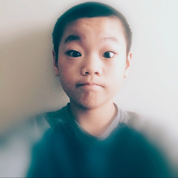 Profile Picture of Danny Huang (@danny_huangg) on Poshmark