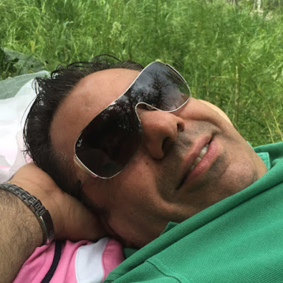 Faramarz Kheiroddin - Poshmark Profile Picture of Faramarz Kheiroddin (@faramarz_k) on Poshmark