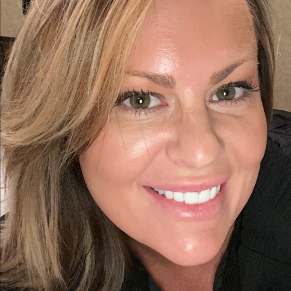 Profile Picture of Christin Kirkland (@christin_k) on Poshmark