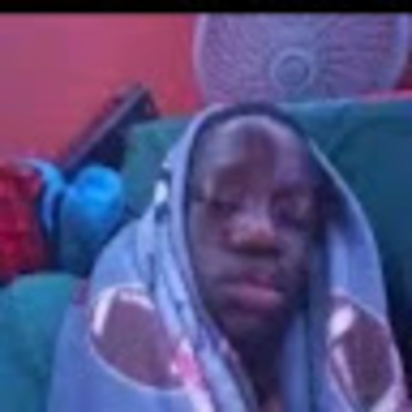 Profile Picture of Joracin Manbeck (@manbeckjoracin) on Poshmark