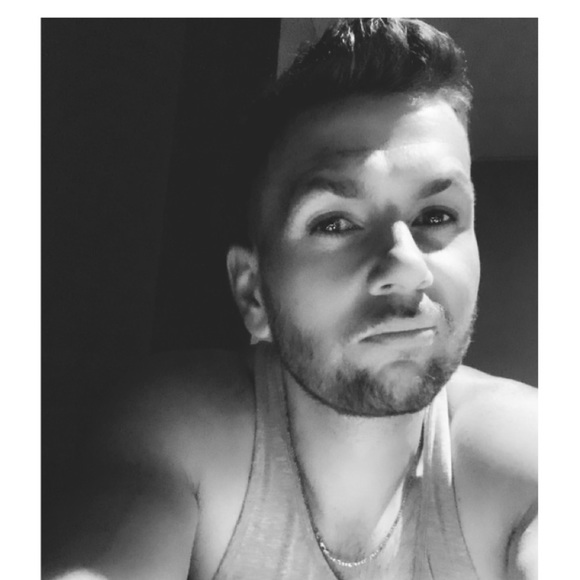 Profile Picture of Brett Krushel (@bkrushel) on Poshmark