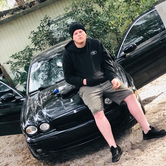 Chris Luther - Poshmark Profile Picture of Chris Luther (@xashmoneyxhris) on Poshmark